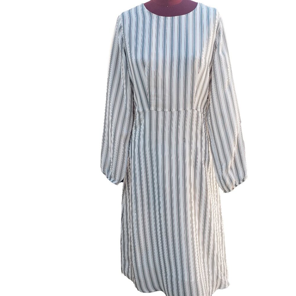 Second Female Dress Green Stripe Silk A Line Long Sleeve Crew Neck Small